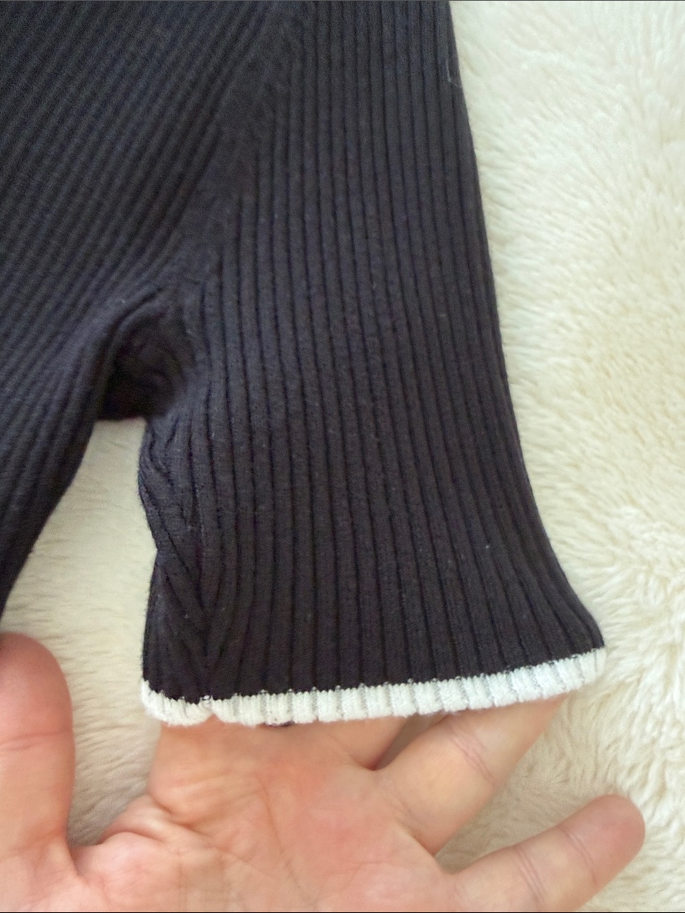 Black V-Neck Ruffle-Trim Ribbed Sweater - Picture 4 of 9